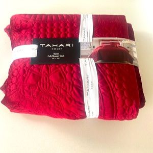 New Tahari Home Queen Velvet Quilt Color Royal Red 100% Polyester 88X92